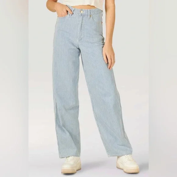 Wrangler Barrel High Rise Jean - Hick Horay Size W30